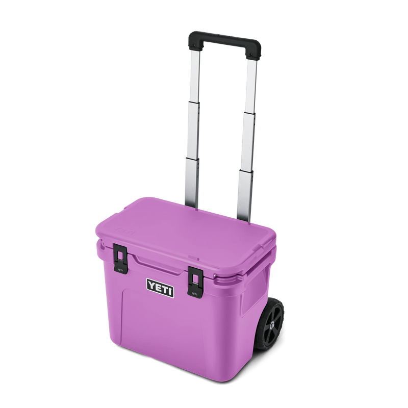 Load image into Gallery viewer, Yeti Roadie 32 Wheeled Hard Cooler
